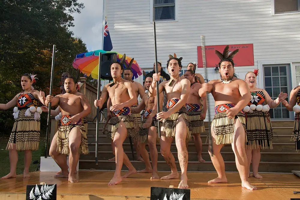 Vũ điệu Haka truyền thống của người Māori – bản sắc văn hoá New Zealand
