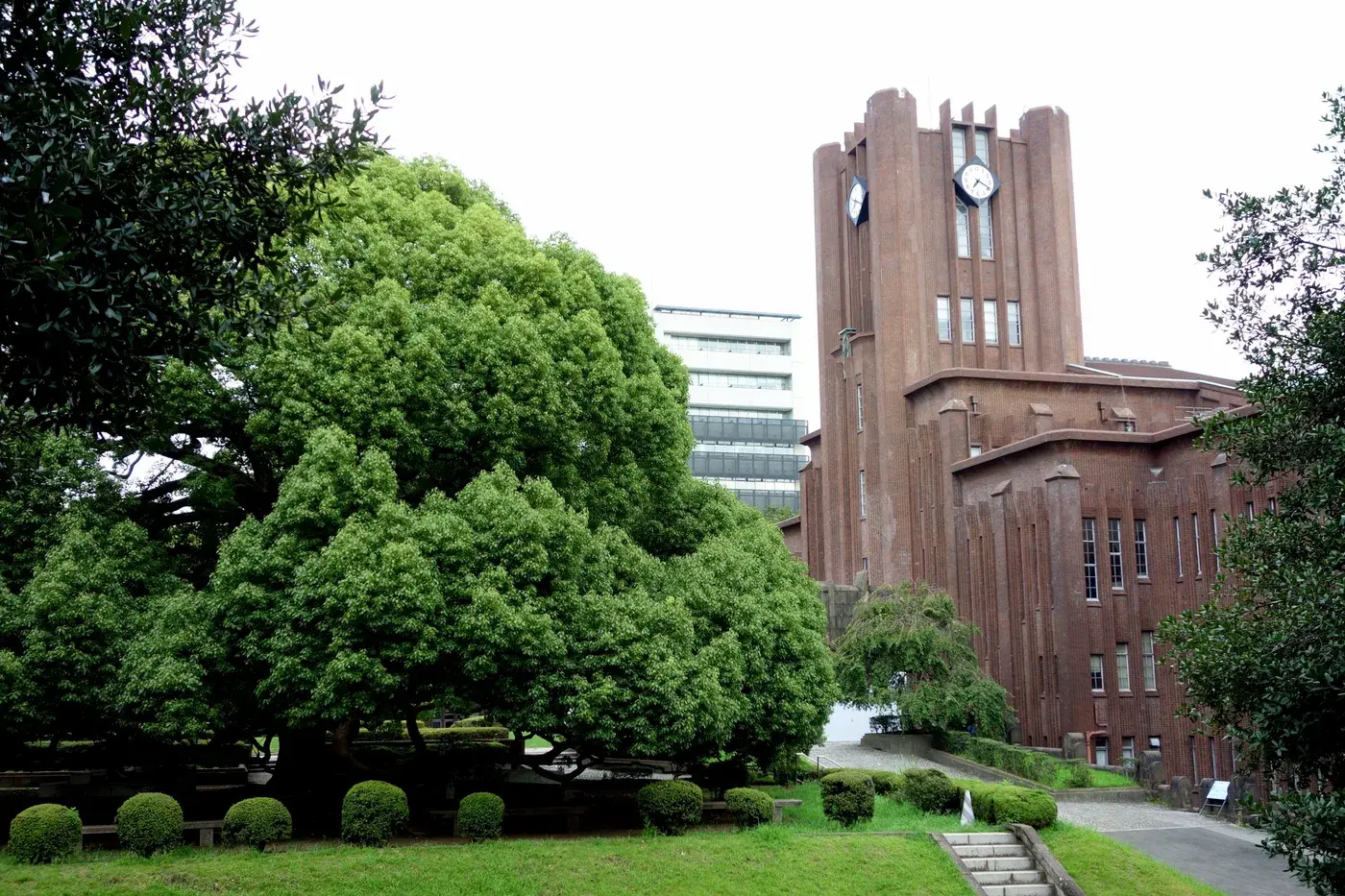 Giảng đường Yasuda tại khuôn viên Hongo, Đại học Tokyo
