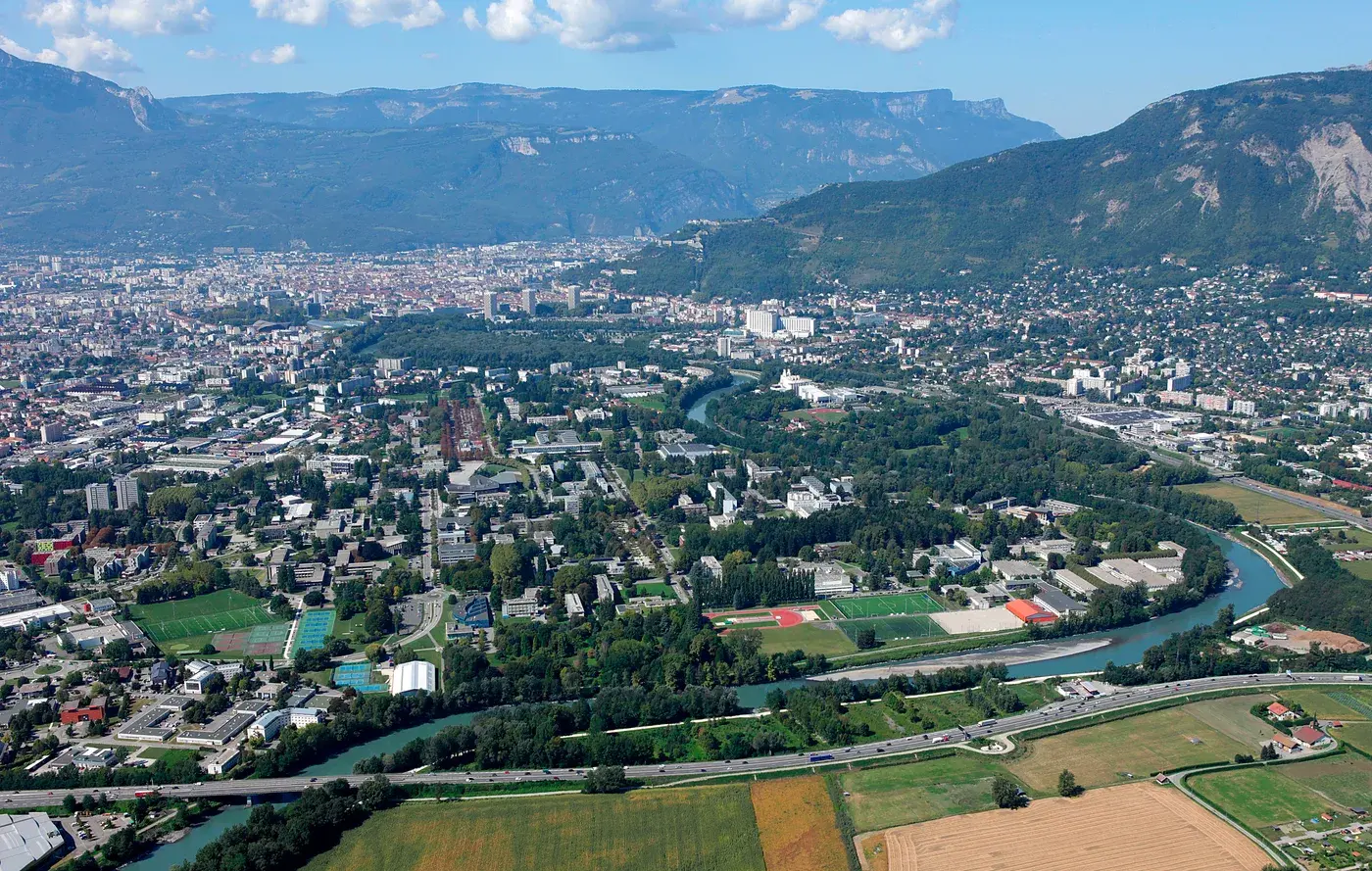 Khu đại học Domaine universitaire tại Grenoble