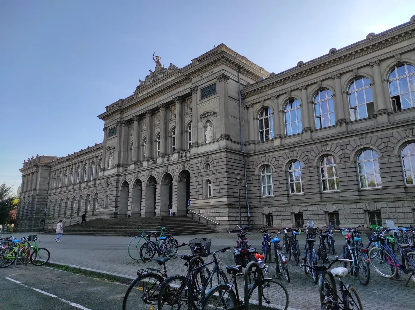 Palais Universitaire — toà nhà chính của Đại học Strasbourg