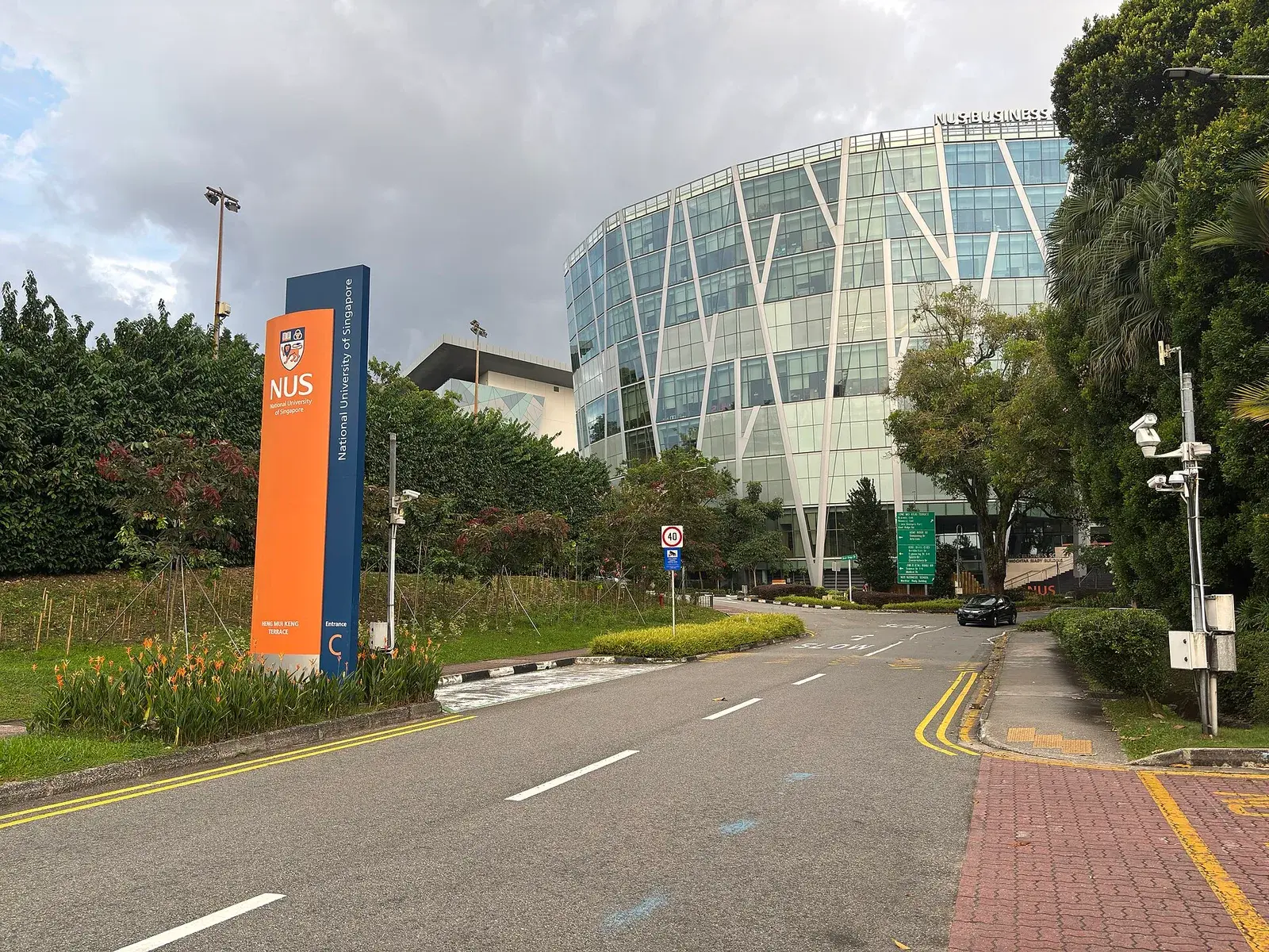Khuôn viên NUS — ĐH Quốc gia Singapore