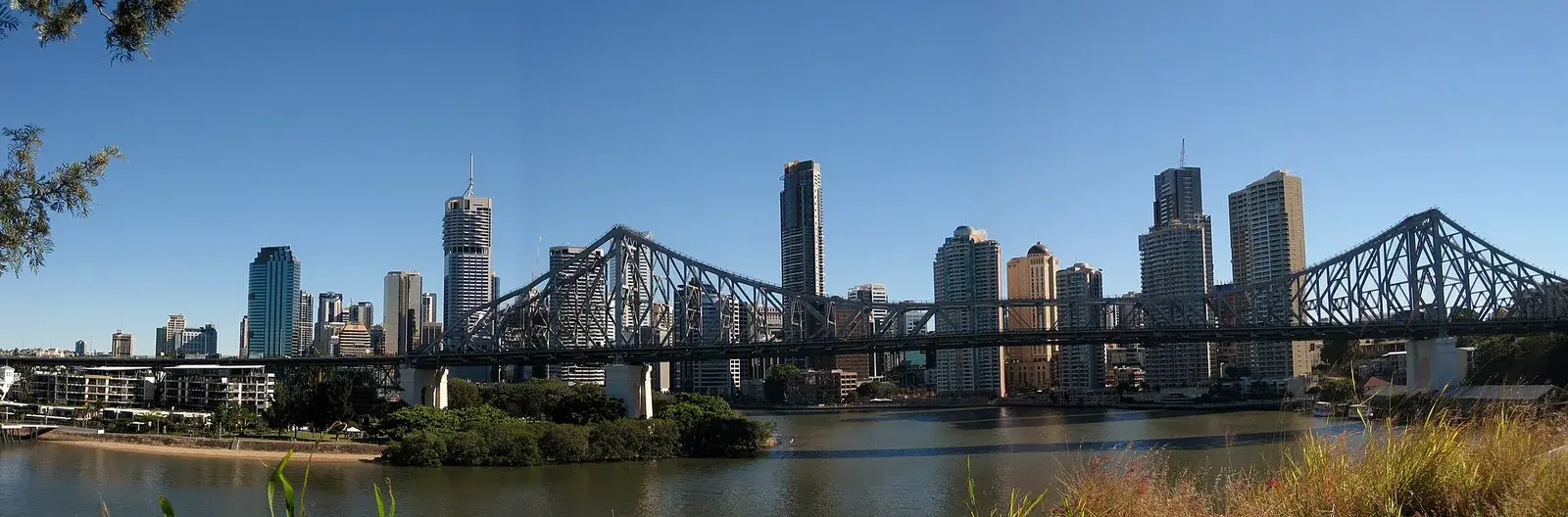 Đường chân trời Brisbane bên sông — một thành phố du học chi phí hợp lý