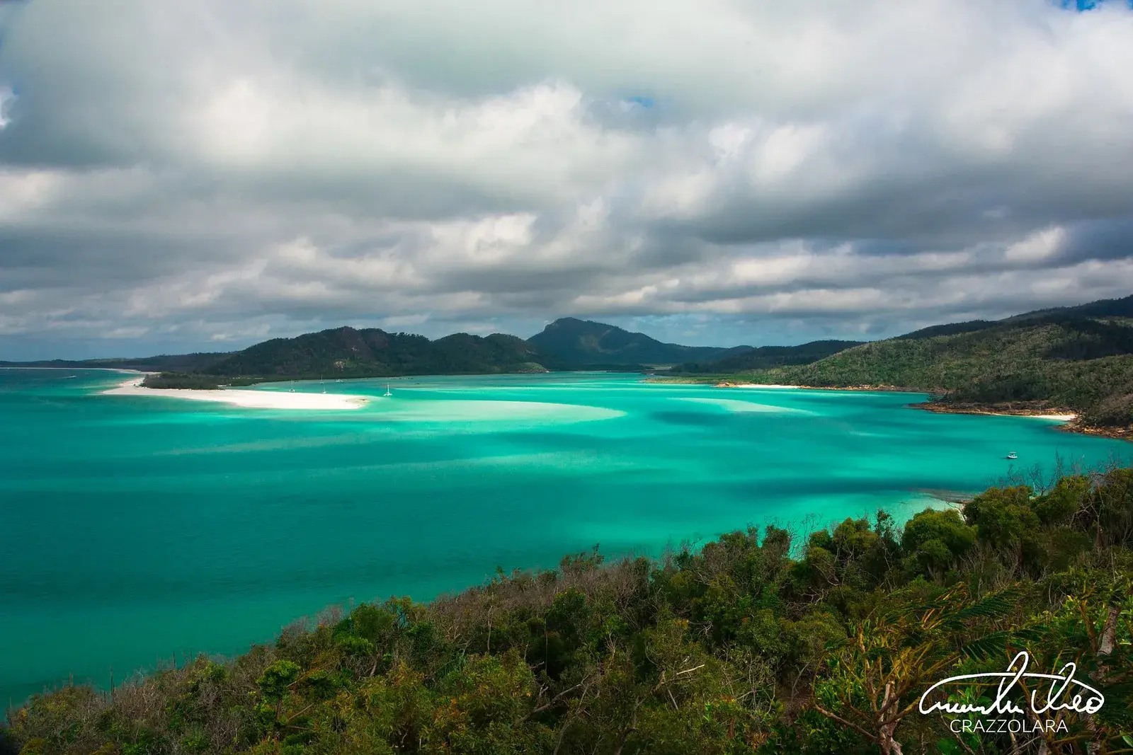 Bãi biển Whitehaven trắng mịn thuộc quần đảo Whitsundays
