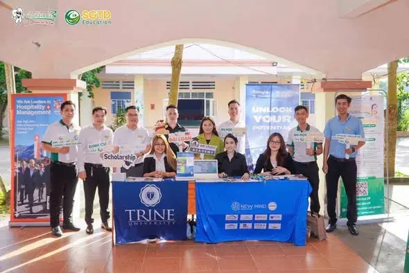 Đoàn đối tác quốc tế tại văn phòng SGTD Education