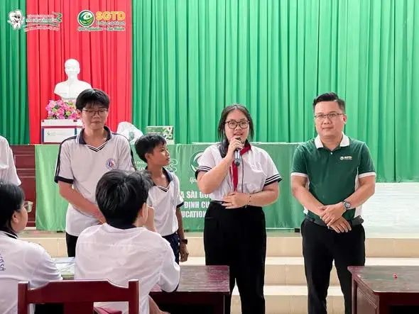 Học sinh hưởng ứng sôi nổi trong buổi chia sẻ