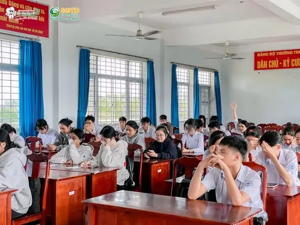 Học sinh khối 10, 11 và 12 dự buổi tư vấn chuyên sâu