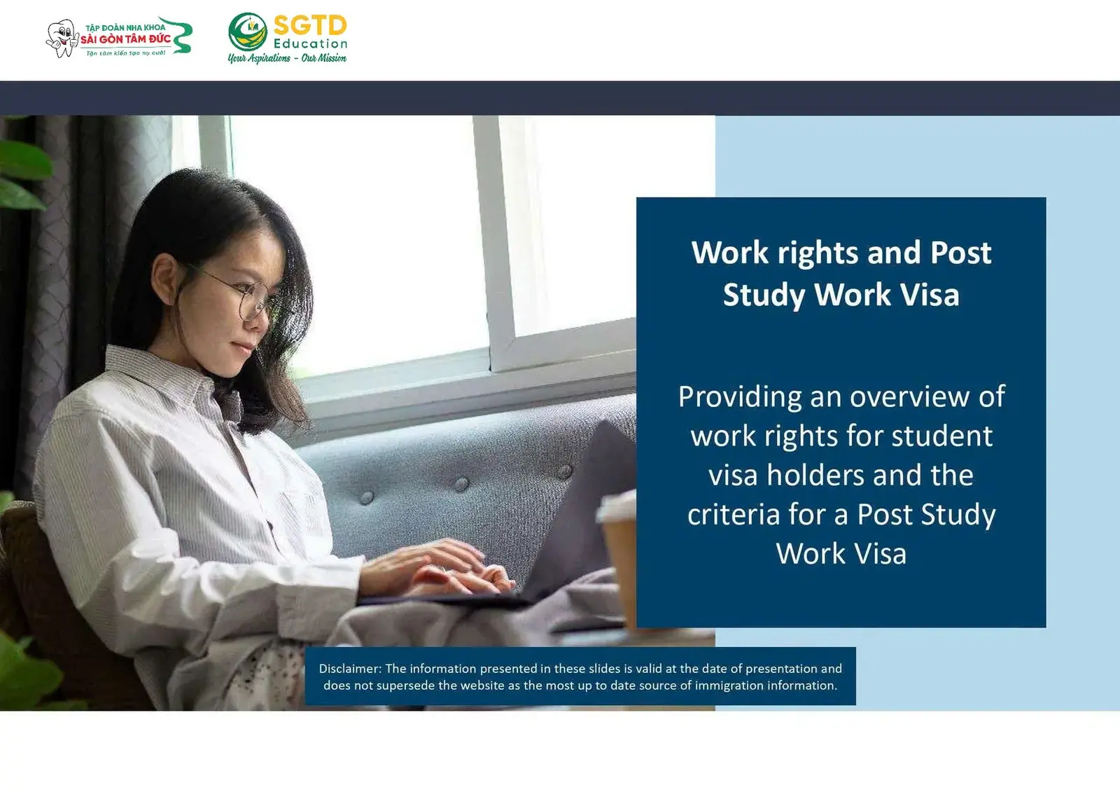 Sinh viên quốc tế làm việc với máy tính – quyền làm việc và visa làm việc sau tốt nghiệp tại New Zealand