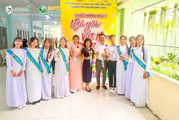 Không khí trang nghiêm của buổi lễ kỷ niệm