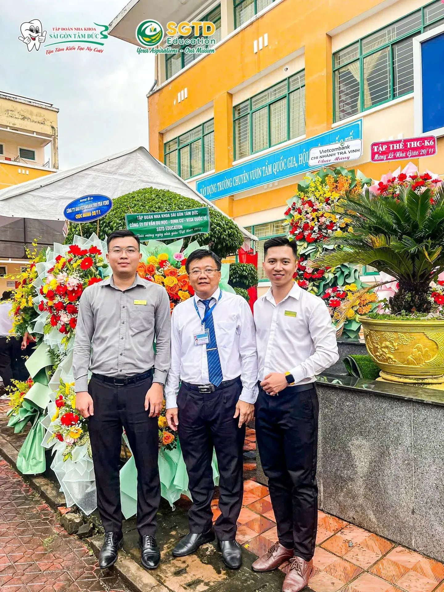 Khoảnh khắc xúc động trong buổi lễ tri ân