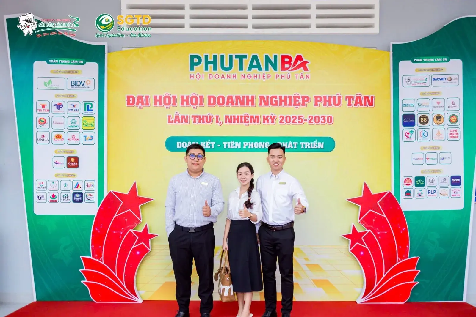 Bảng hiệu du học Đài Loan, Định cư Châu Úc, Du học Châu Mỹ tại gian hàng SGTD Education