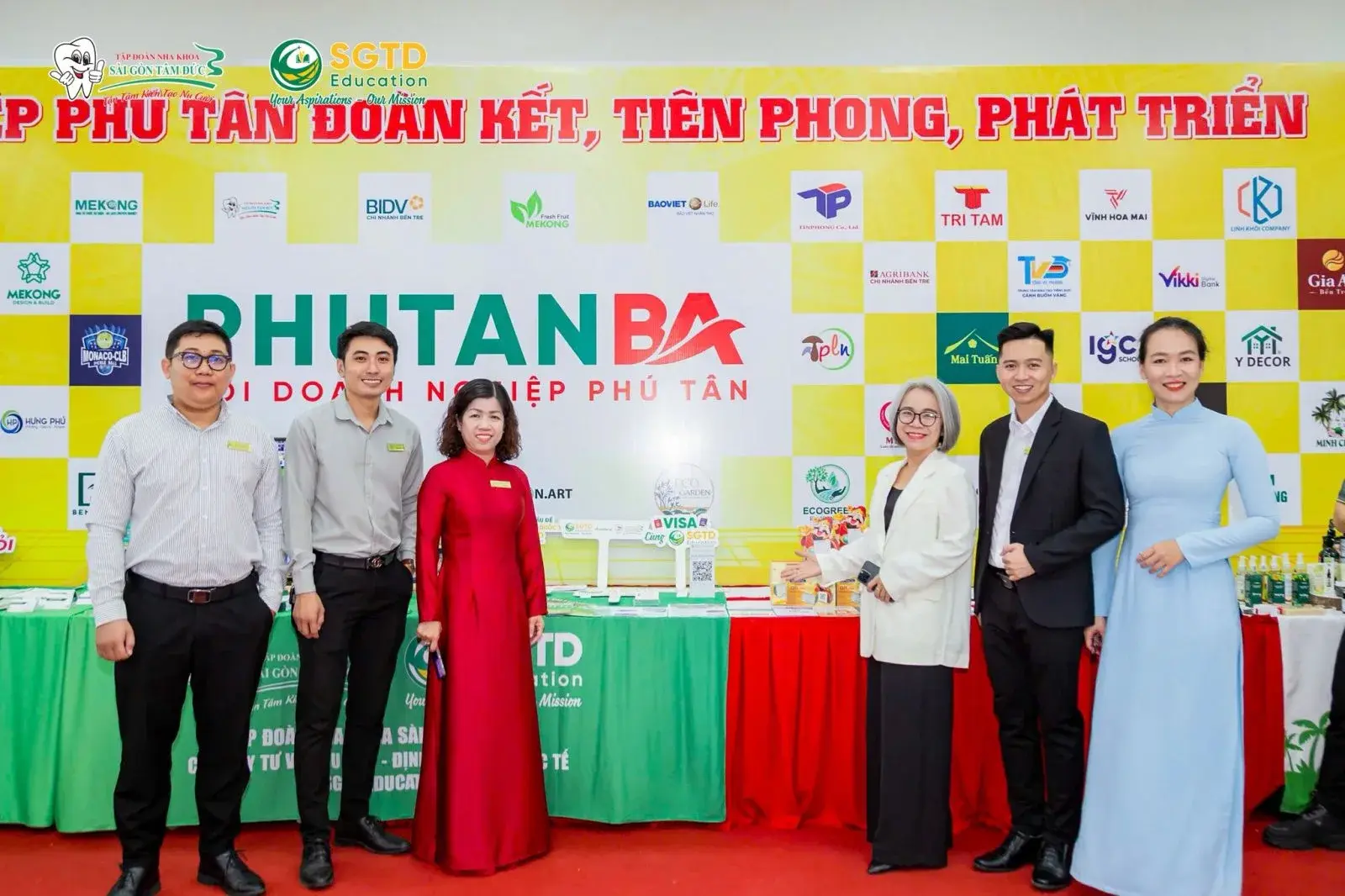 Toàn cảnh hội trường Đại hội Hội Doanh nghiệp Phú Tân