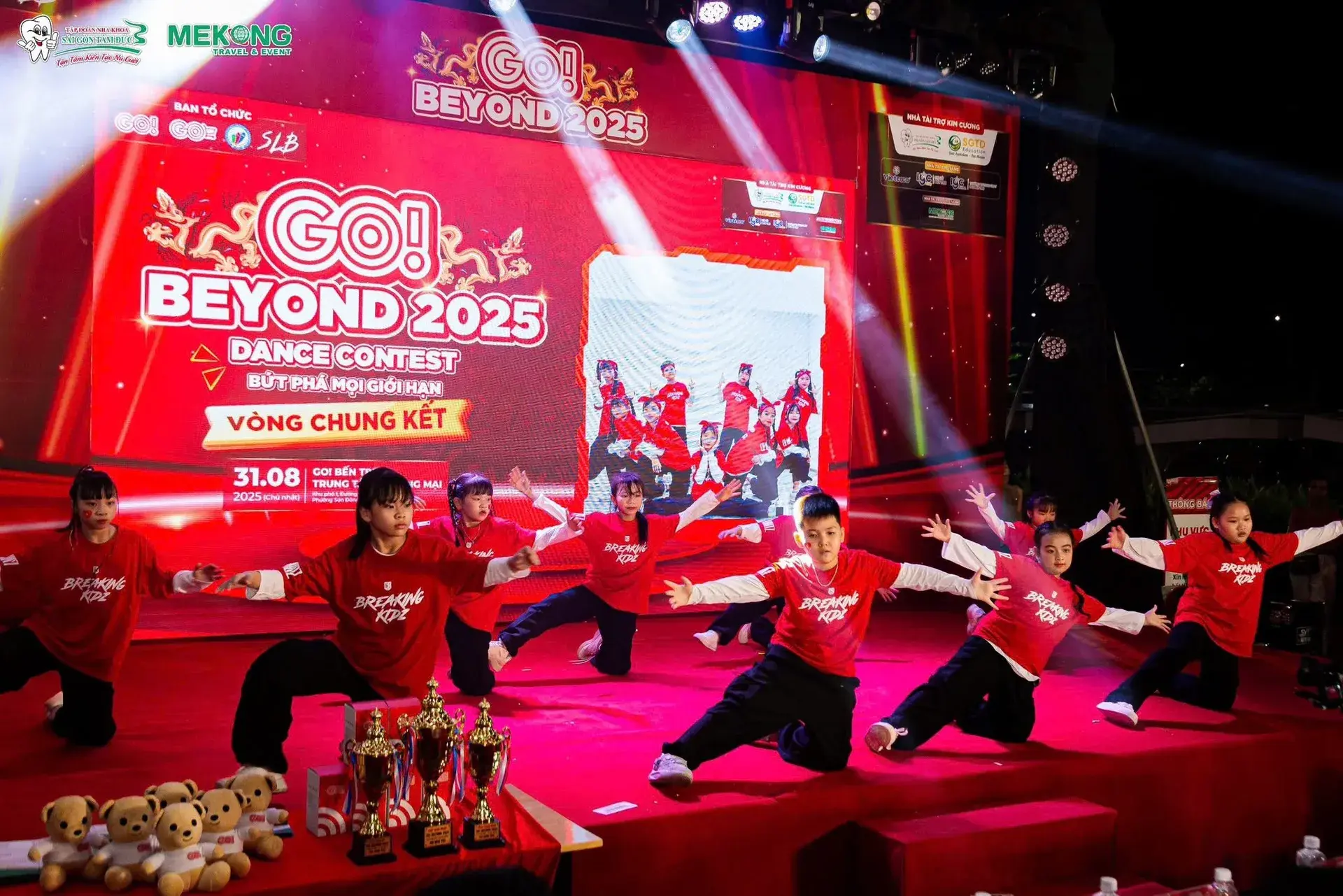Phần biểu diễn của các nhóm dance nhí
