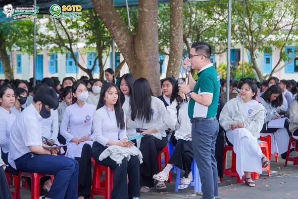 Tư Vấn Hướng Nghiệp tại Trường THPT Trần Văn Ơn