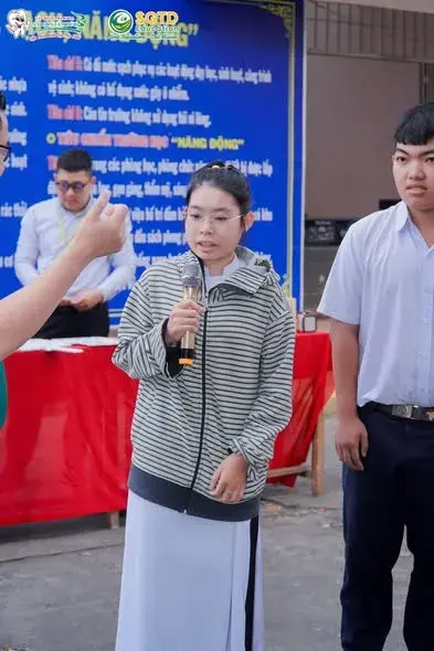 Học sinh toàn trường tập trung dự chương trình