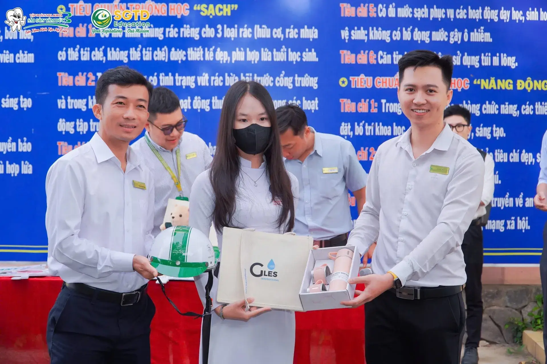 Trao đổi cùng học sinh sau phần trình bày