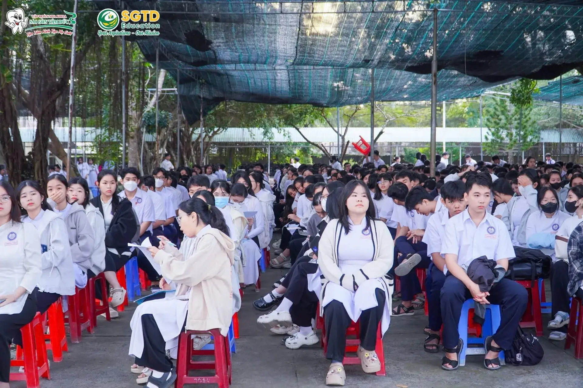Học sinh đặt câu hỏi trực tiếp