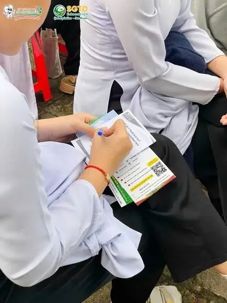 Học sinh tập trung dự chương trình