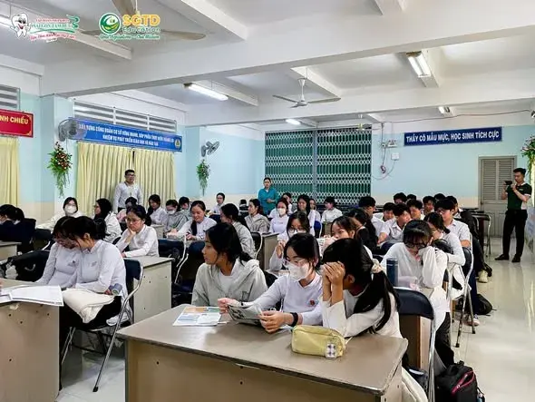 Tư Vấn Chuyên Sâu Khối 11, 12 tại THPT Nguyễn Đình Chiểu