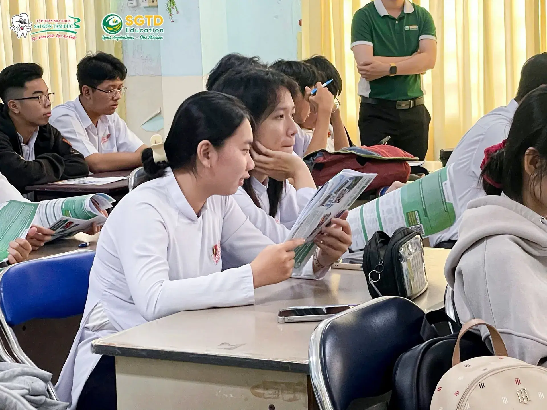 So sánh các lựa chọn du học hè, dài hạn, học nghề và đại học