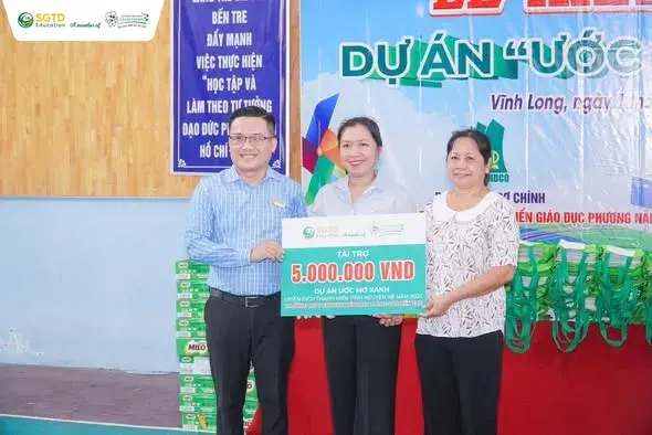 Các em nhỏ Làng Trẻ em SOS Bến Tre tham gia chương trình
