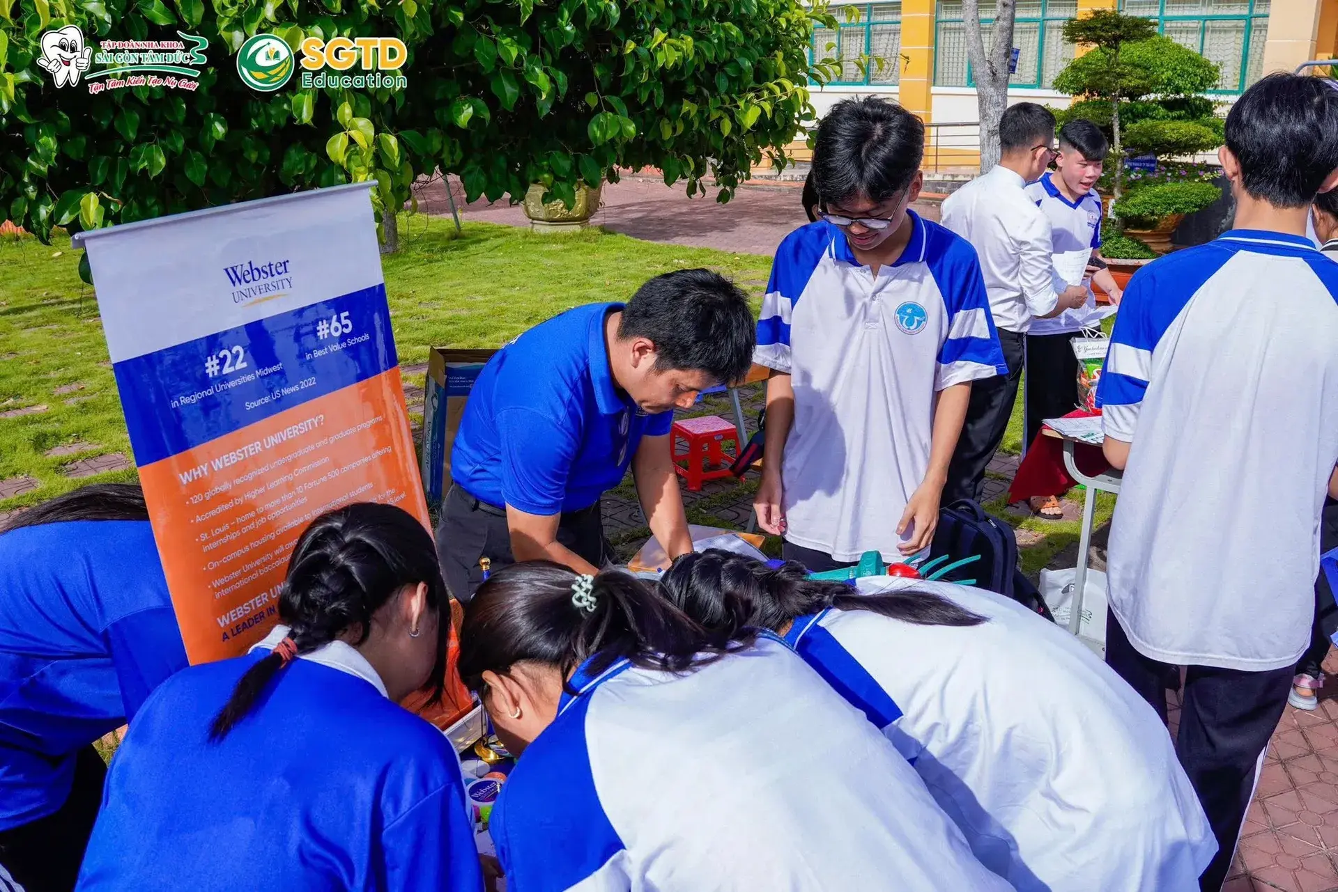 Tài liệu giới thiệu chương trình du học được phát tới học sinh