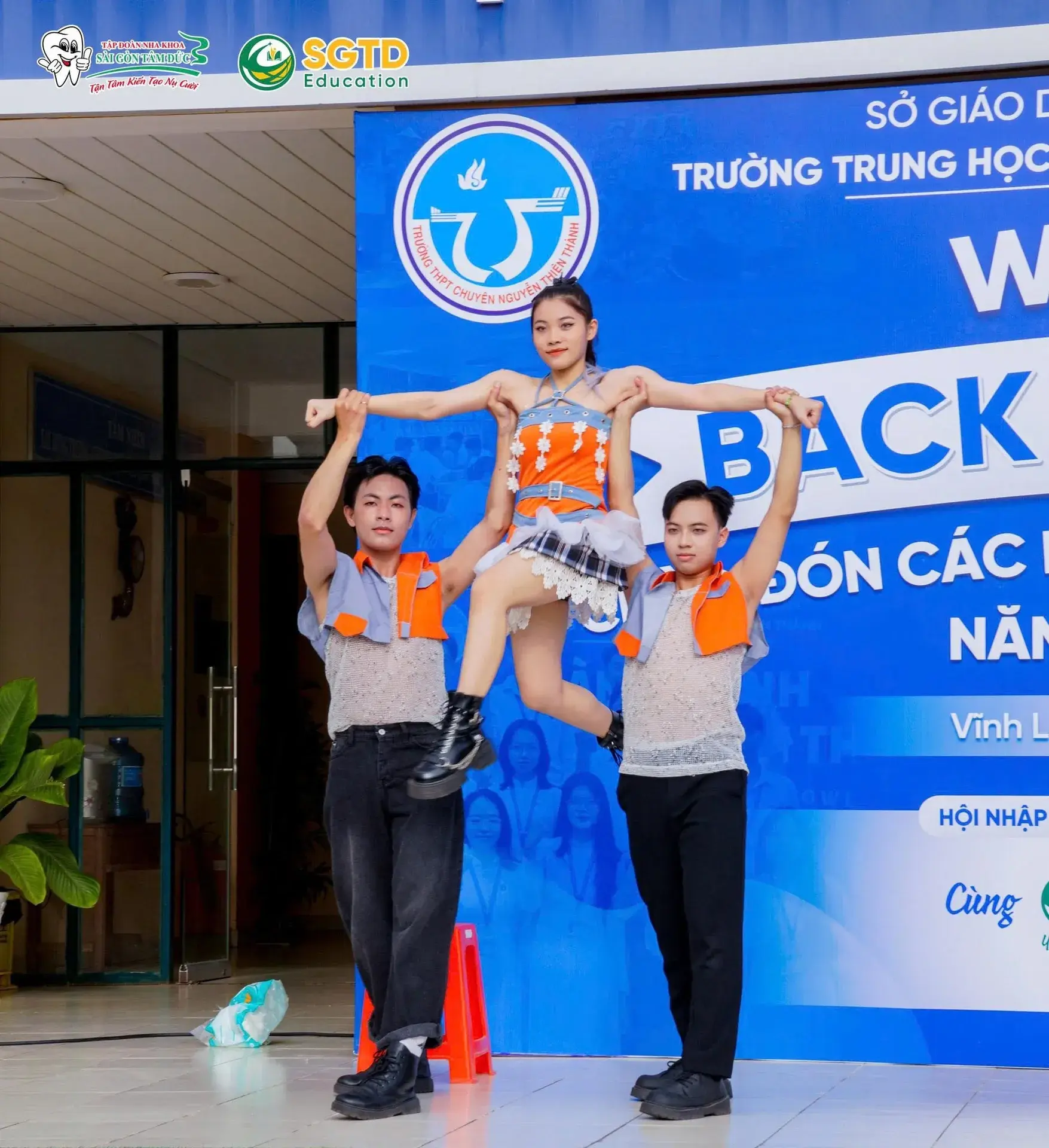 Một buổi tư vấn riêng giữa chuyên viên và học sinh khối 12