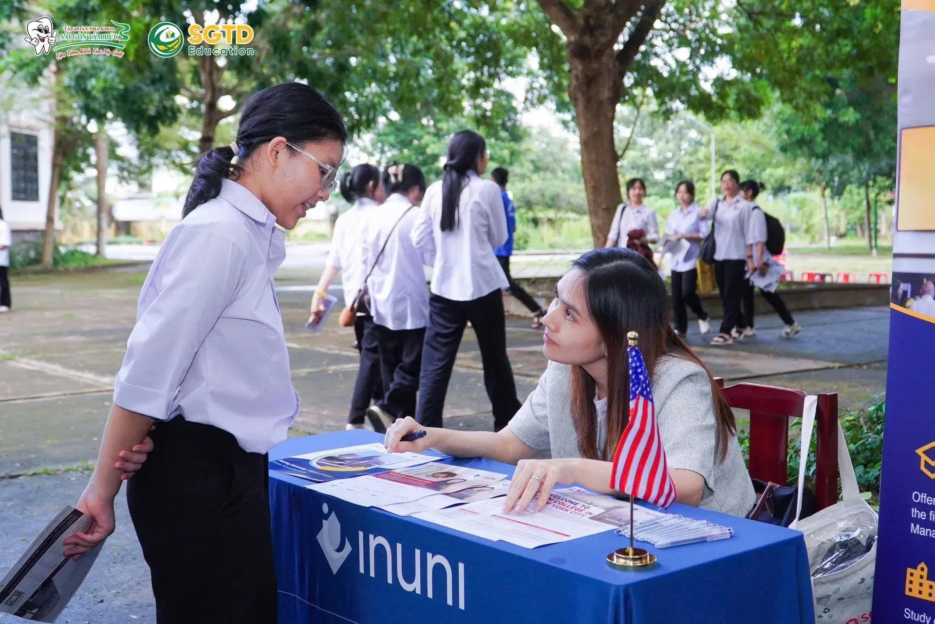 Đại diện trường quốc tế trò chuyện trực tiếp cùng học sinh