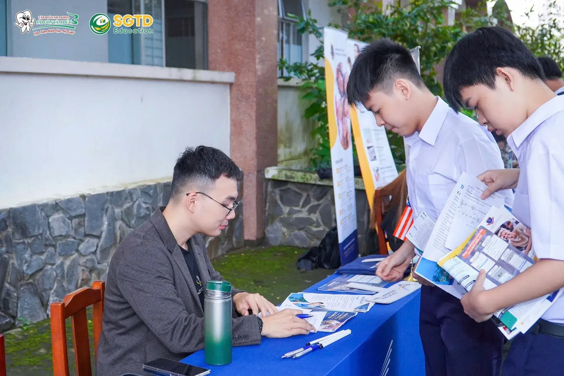 Tư vấn 1:1 về ngành học và học bổng
