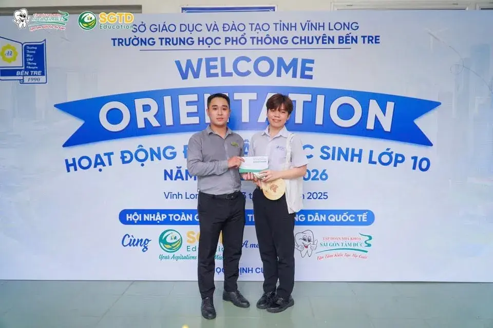Học sinh tìm hiểu lộ trình du học phù hợp với mình