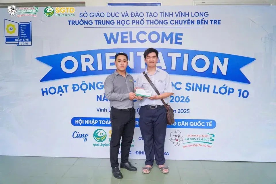 Gian giới thiệu chương trình Canada