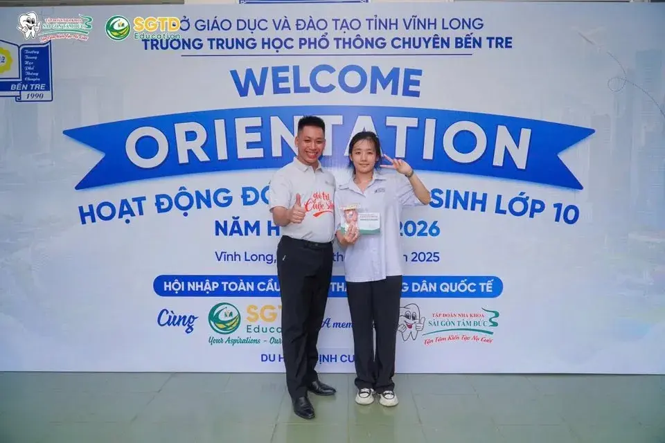 Học sinh tìm hiểu chương trình Thuỵ Sĩ và Malaysia