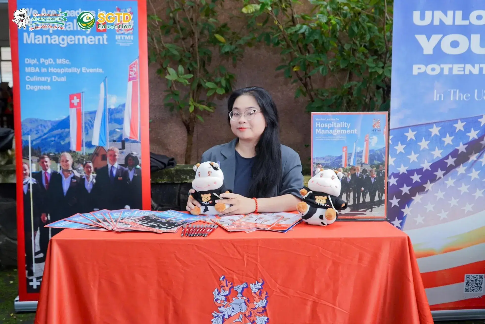 Học sinh ghi lại thông tin cần thiết