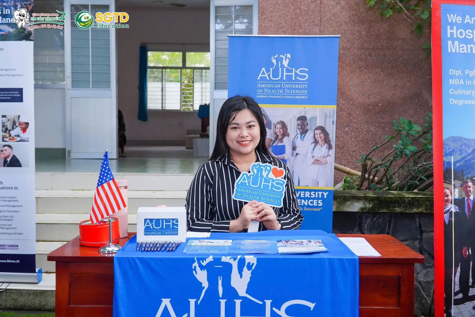 Gian tư vấn về các chương trình Hoa Kỳ