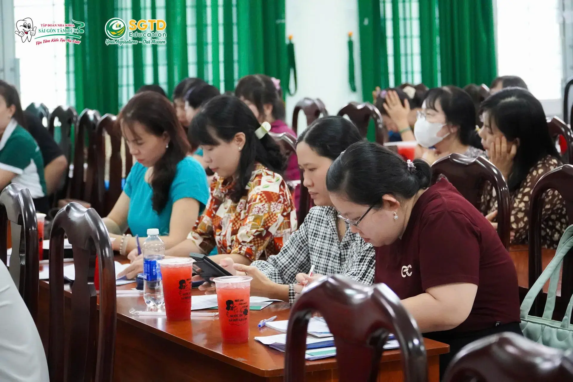 Buổi kết nối định hướng du học giữa SGTD Education và đội ngũ Giáo viên Trường THPT Chuyên Bến Tre