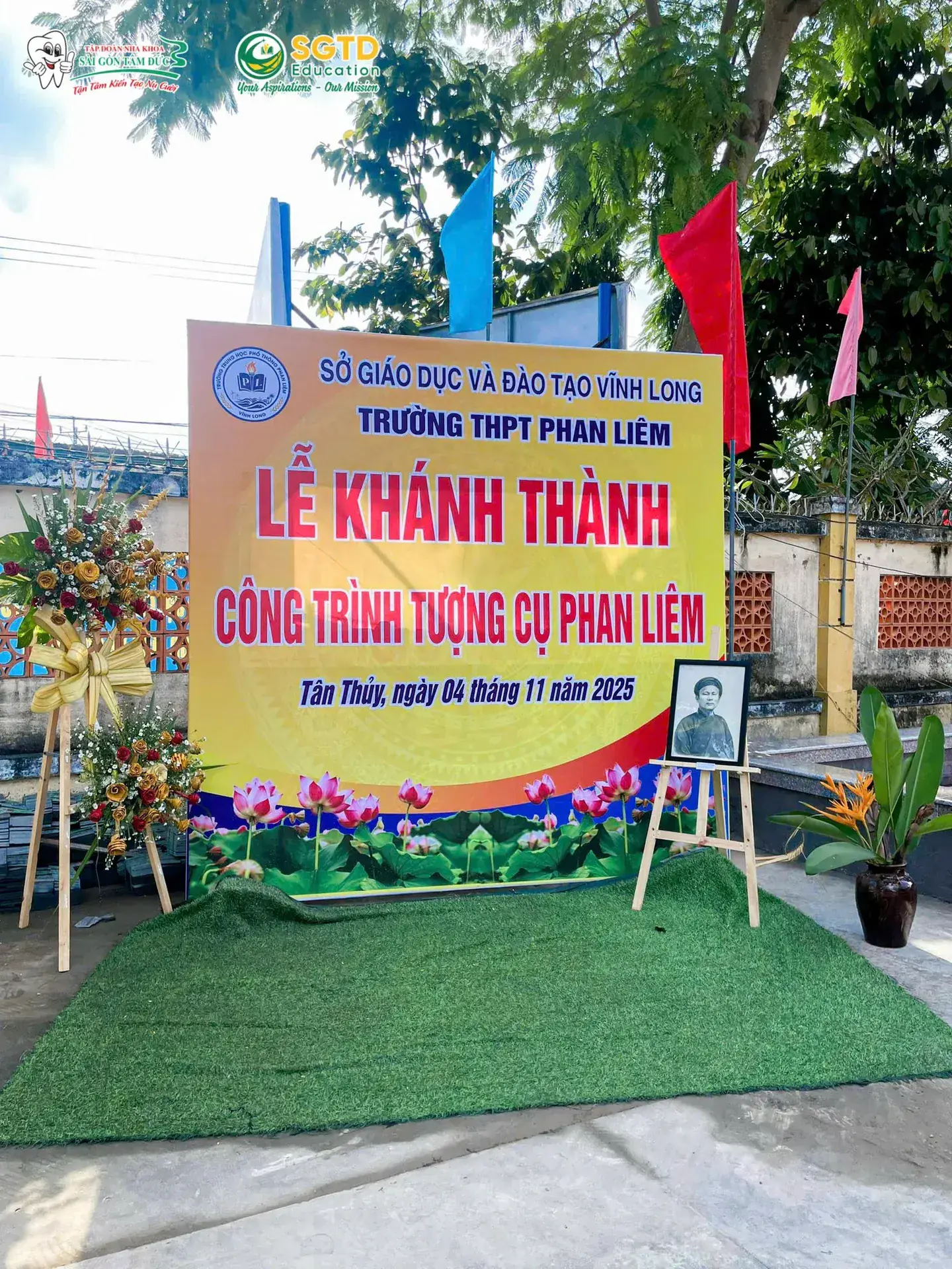 Tượng Cụ Phan Liêm hiên ngang giữa sân trường THPT Phan Liêm – biểu tượng của ý chí và khát vọng