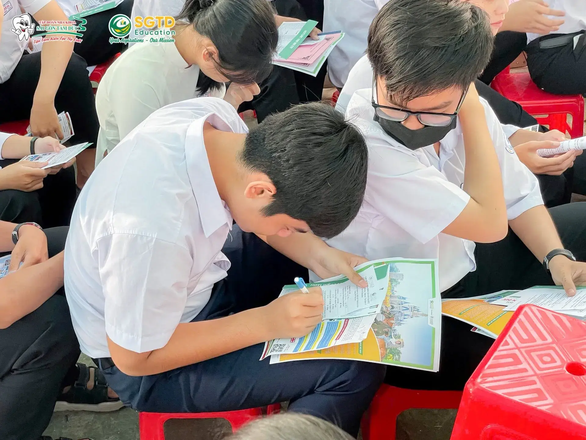 Buổi sinh hoạt dưới cờ đầu tuần tại Trường THPT Phan Liêm