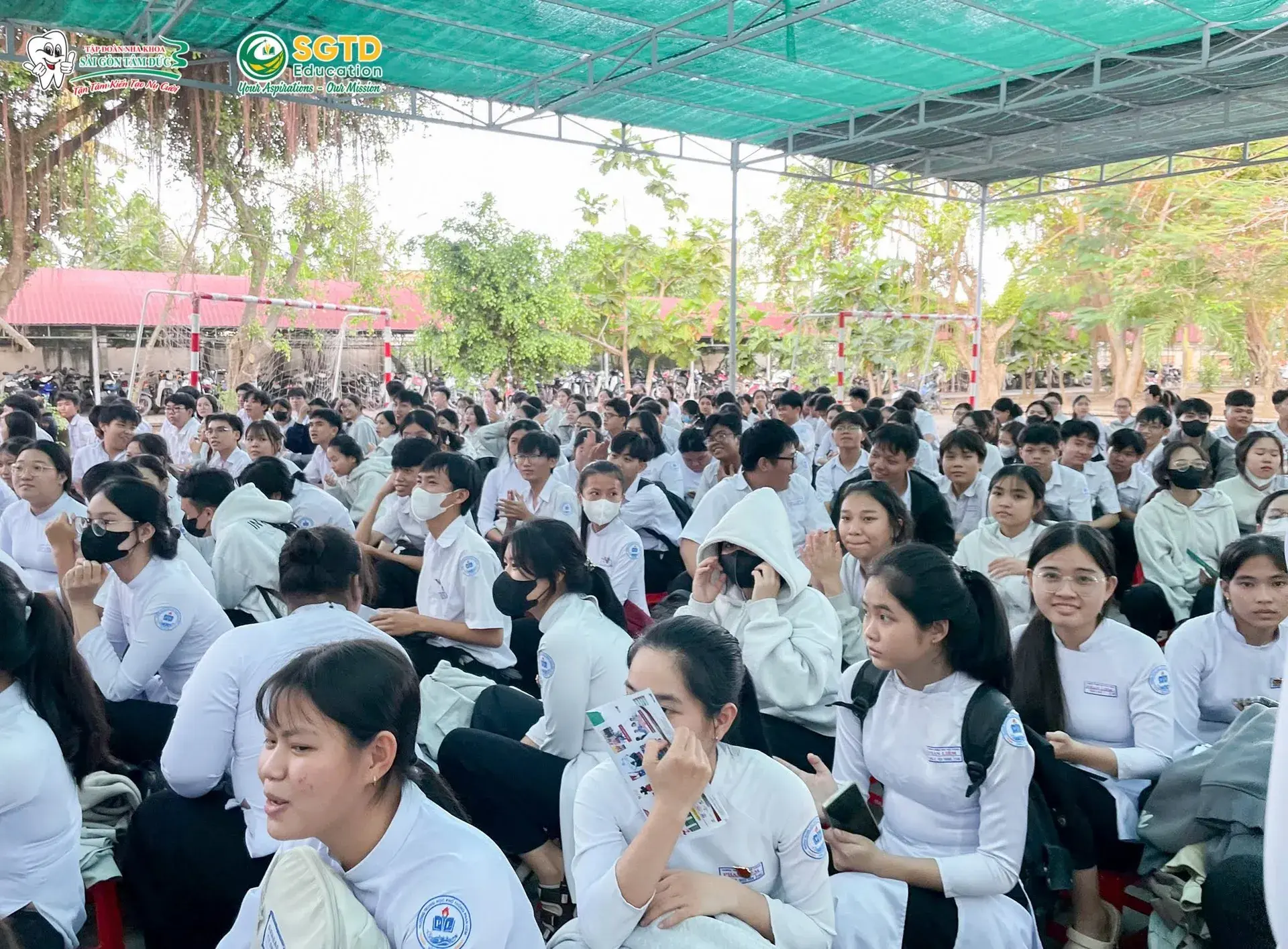 Nghi thức ký kết giữa nhà trường và tập đoàn