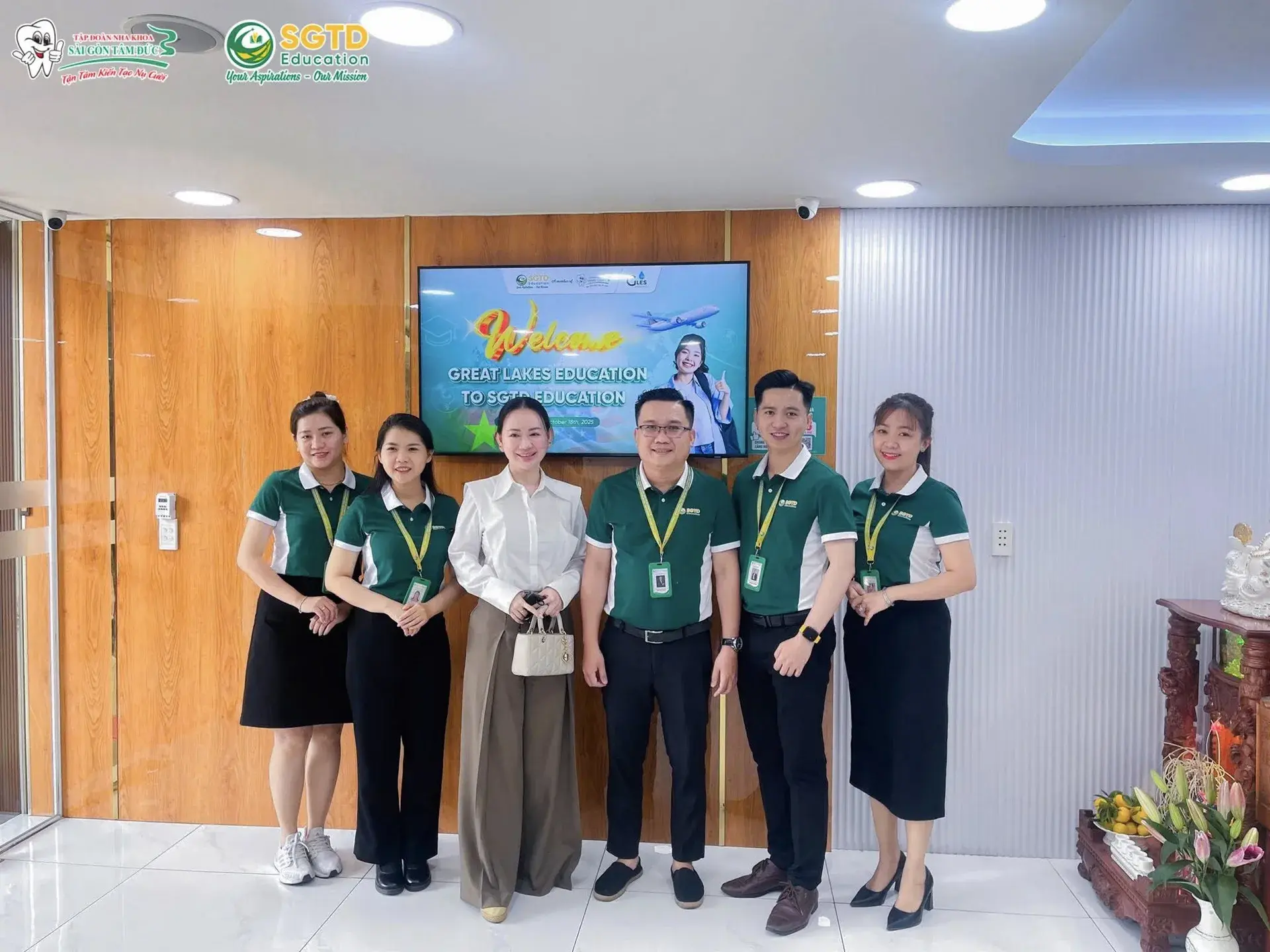 Đại diện SGTD Education và Great Likes Education trao đổi chi tiết về chương trình du học Mỹ
