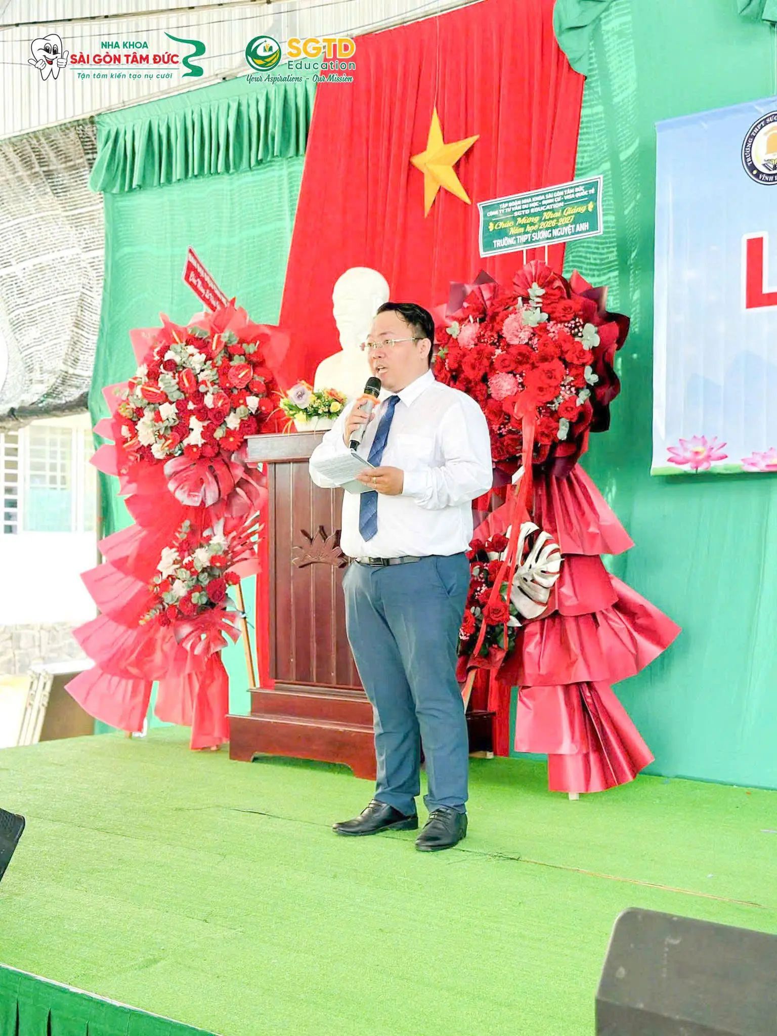 Phát biểu trong lễ khai giảng tại Trường THPT Sương Nguyệt Anh