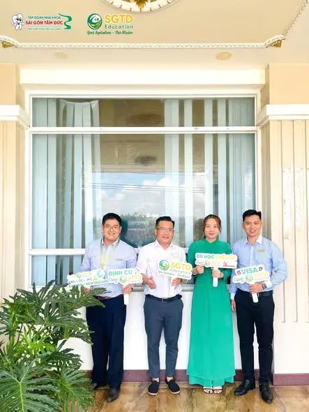 Ấn phẩm giới thiệu các lộ trình du học, định cư và visa quốc tế