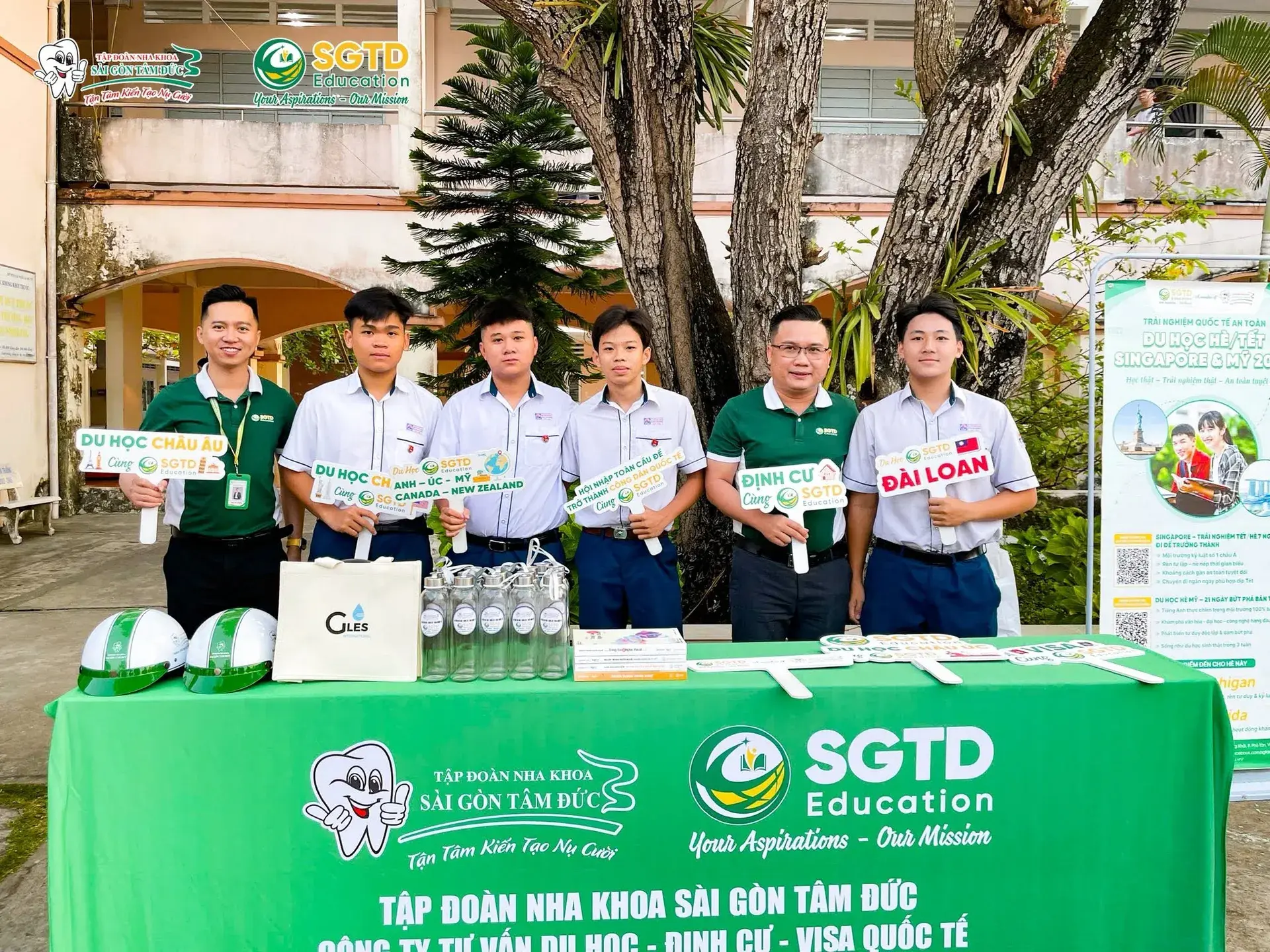 Học sinh đặt câu hỏi trực tiếp