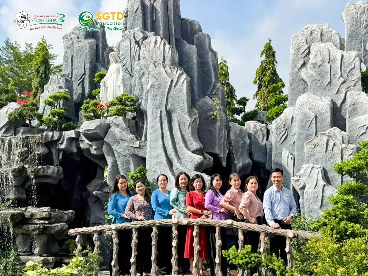 Chuyến thăm tại một họ đạo khác trong vùng