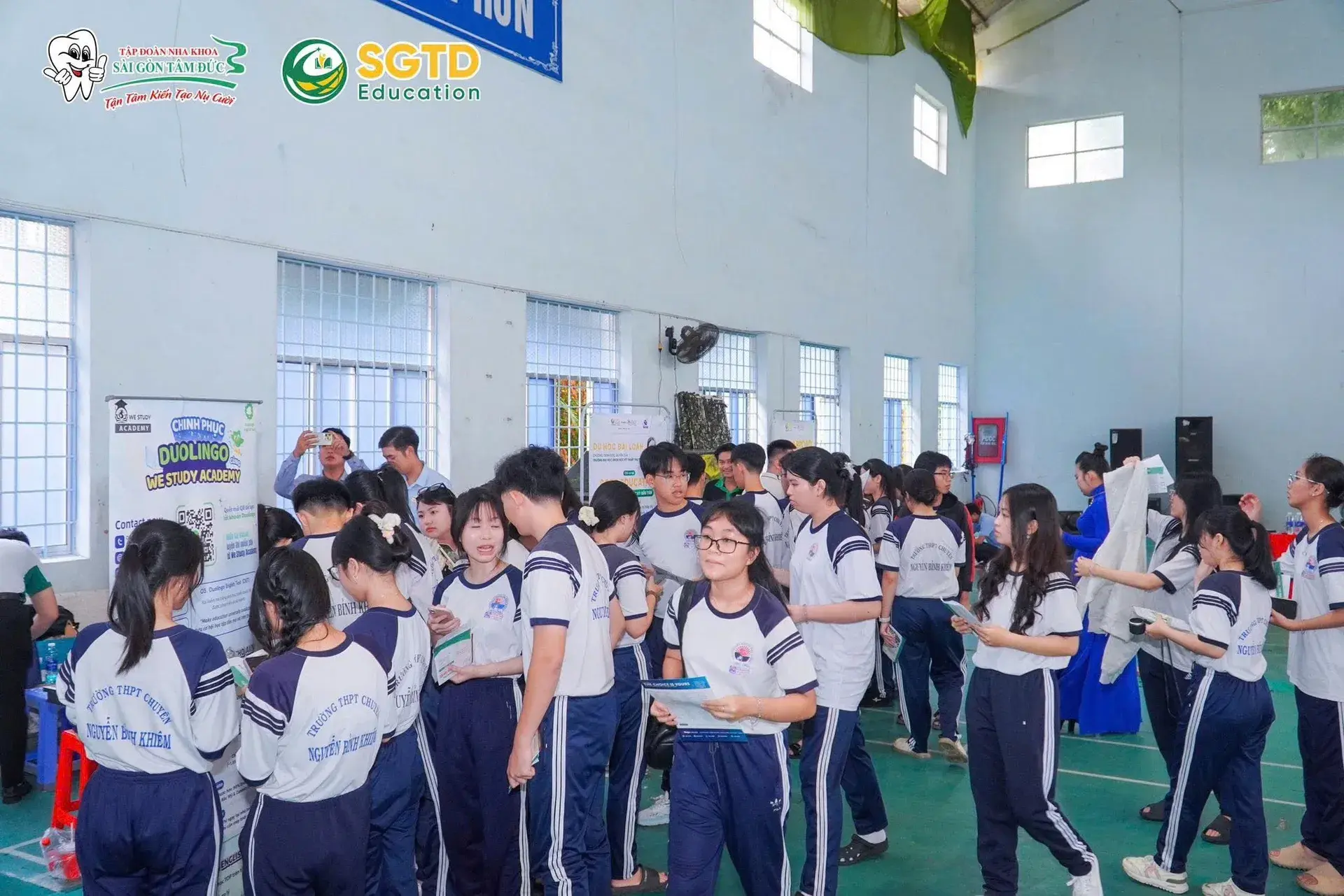 Phần giao lưu giữa học sinh và đại diện các trường
