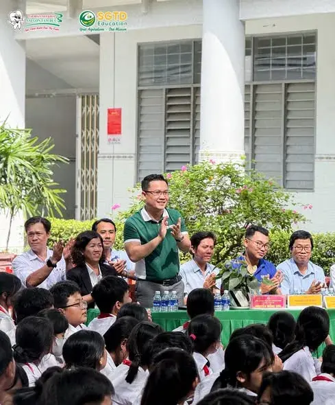 Nghi thức ký kết giữa nhà trường và tập đoàn