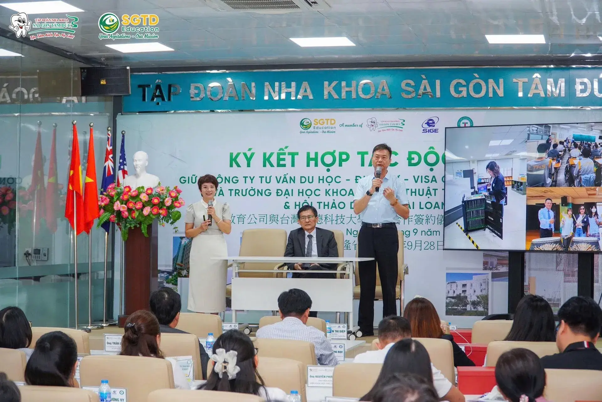 Đại diện nhà trường trình bày về môi trường học tập