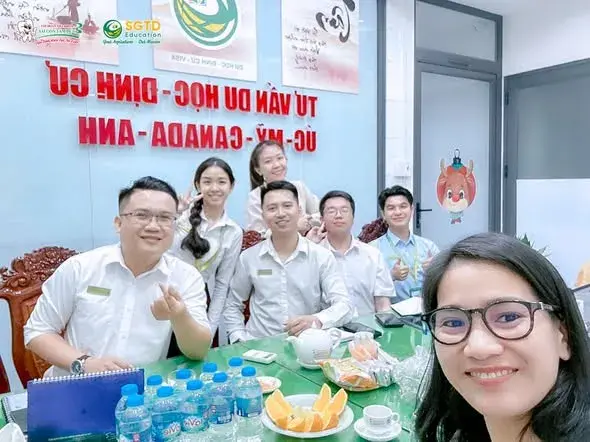 Buổi làm việc mở đầu tại văn phòng SGTD Education cùng đại diện AAC