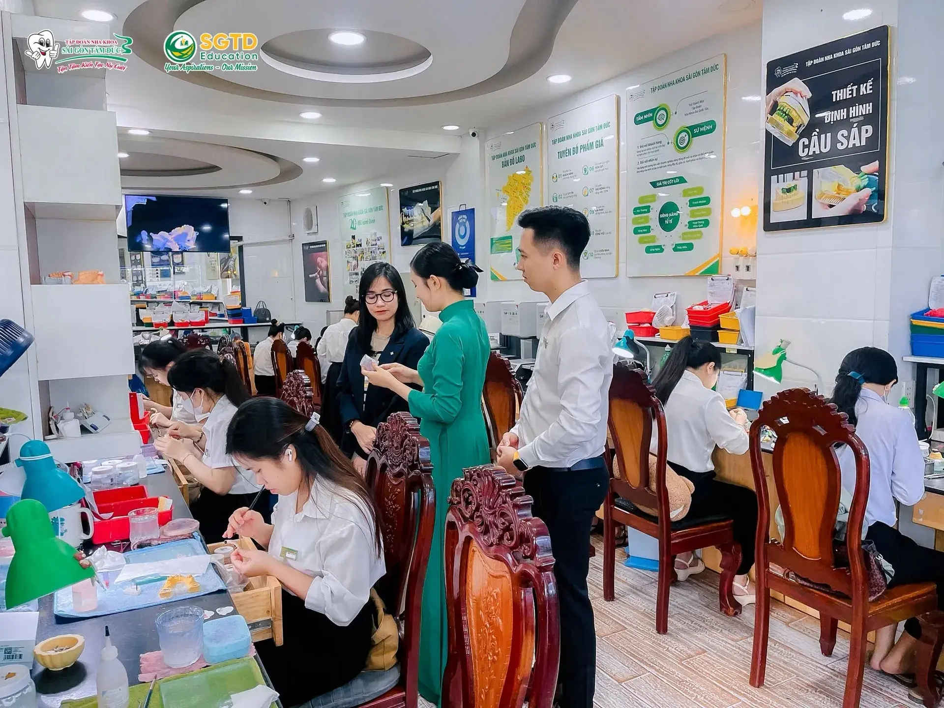 Giới thiệu quy trình làm việc tại khu vực kỹ thuật