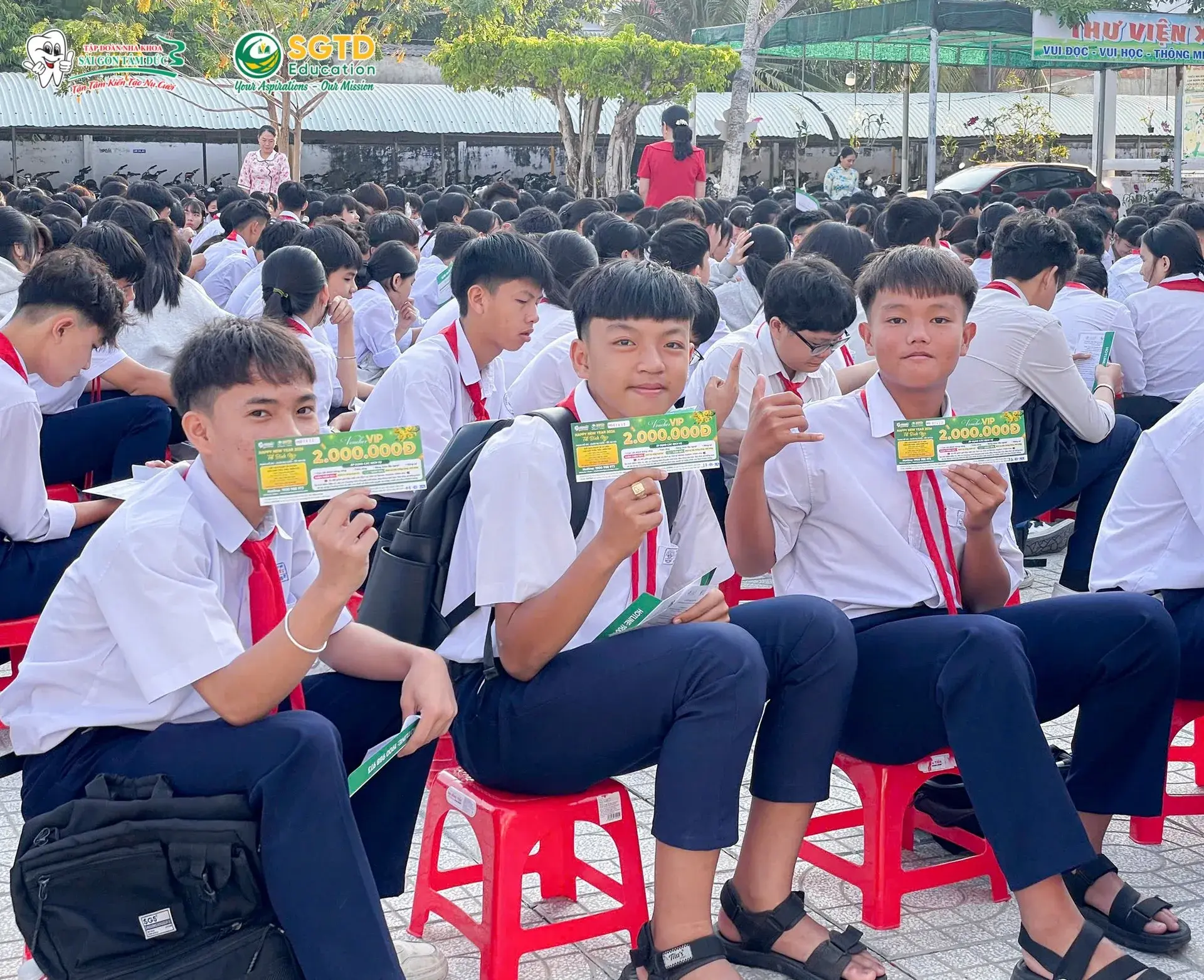 Học sinh Trường THCS Lê Hoàng Chiếu lắng nghe thông tin du học quốc tế 2026