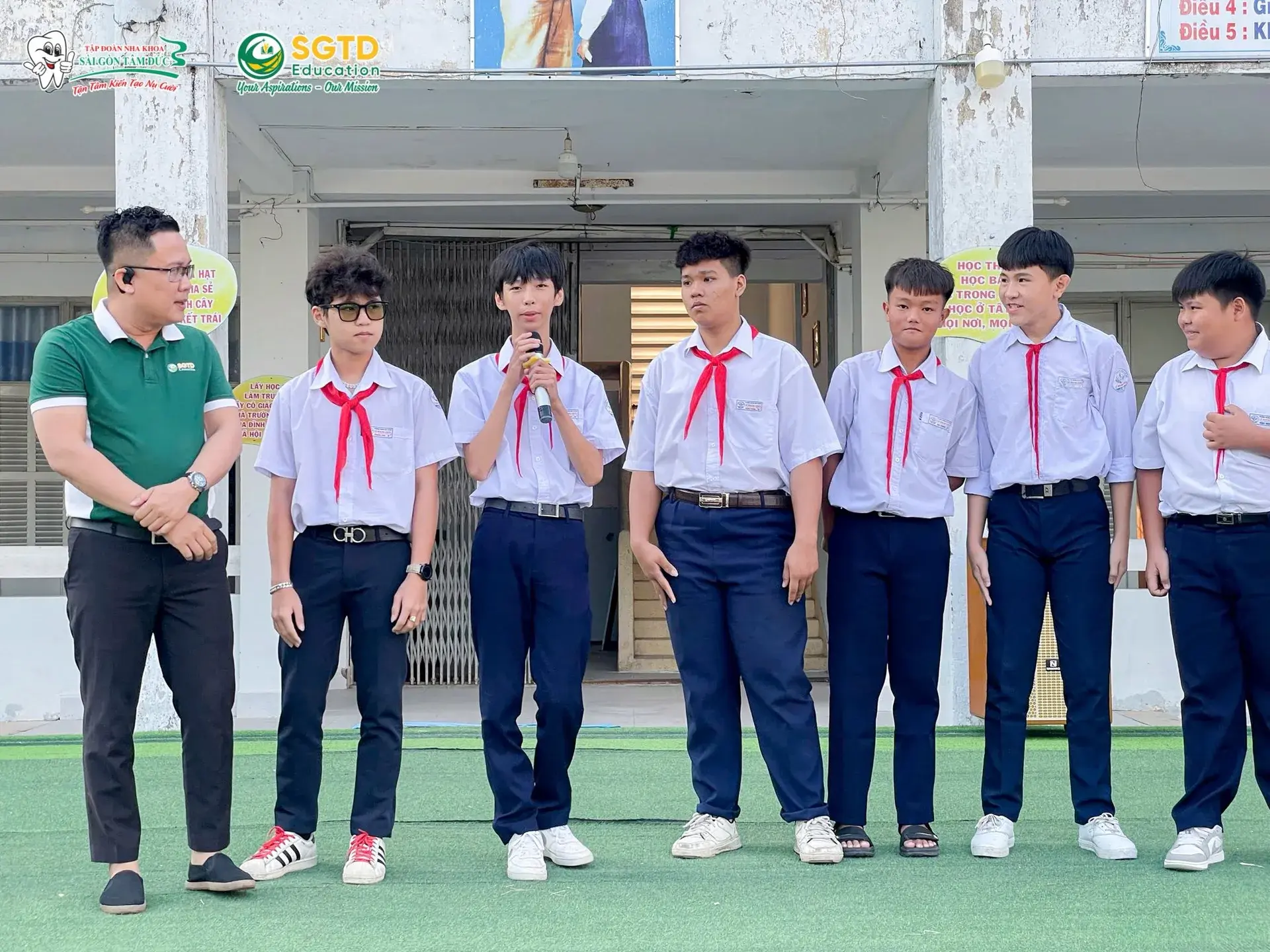 Học sinh THCS Lê Hoàng Chiếu tương tác trong buổi định hướng du học 2026