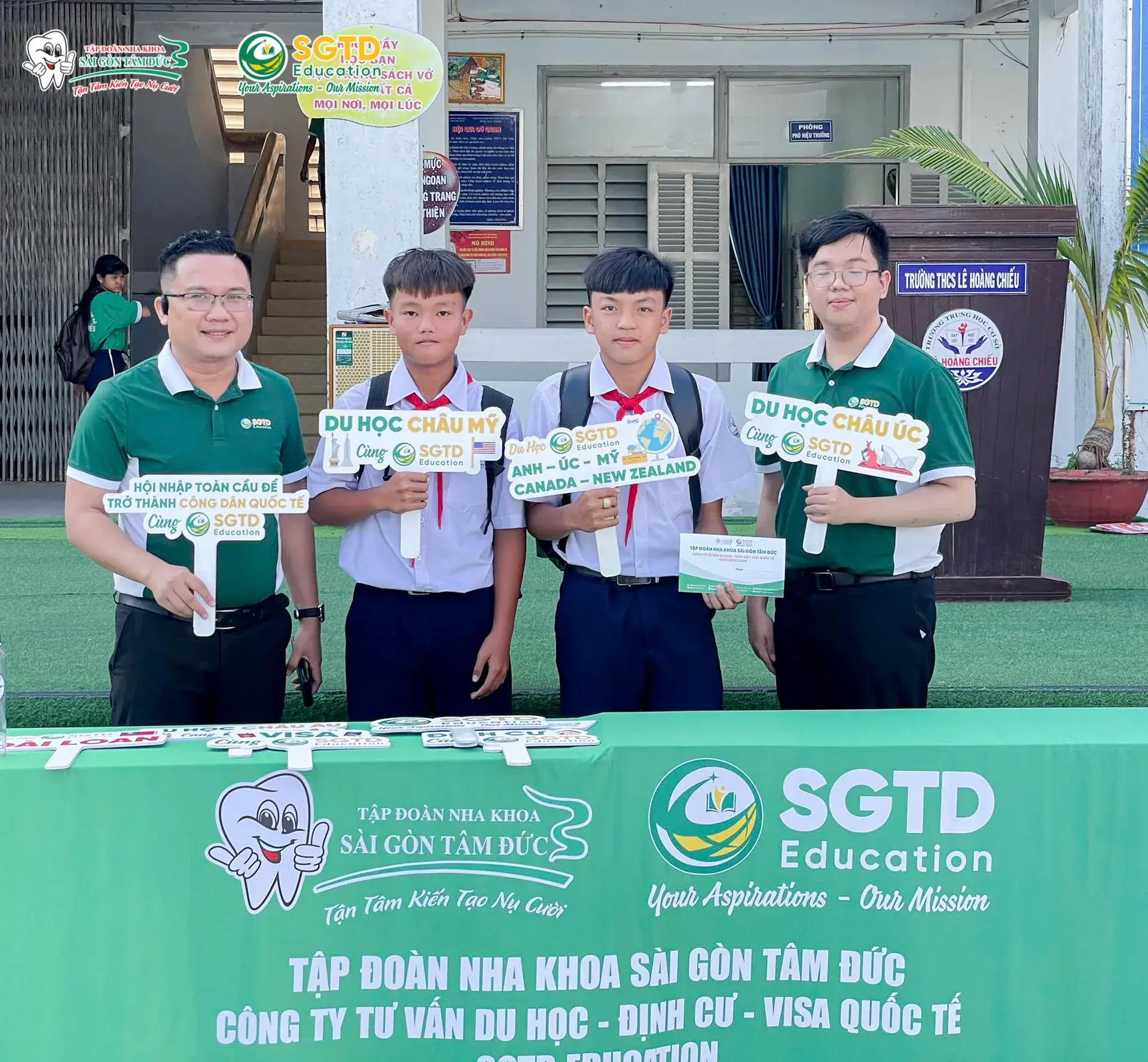 Ban Giám hiệu Trường THCS Lê Hoàng Chiếu đồng hành cùng SGTD Education